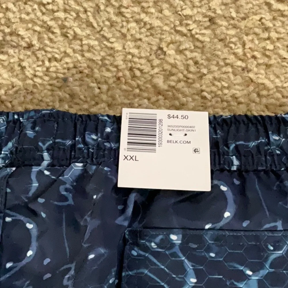 NWT swim trunks - Picture 5 of 7